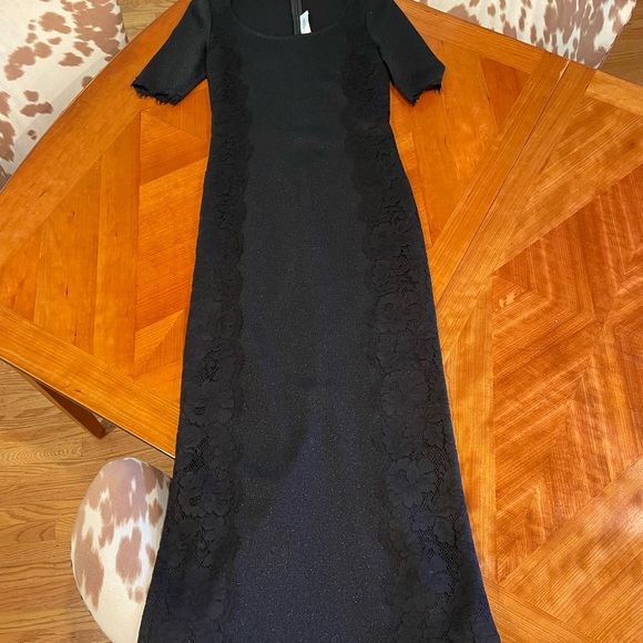 St. John Evening long black dress with embedded lace. - Picture 2 of 7